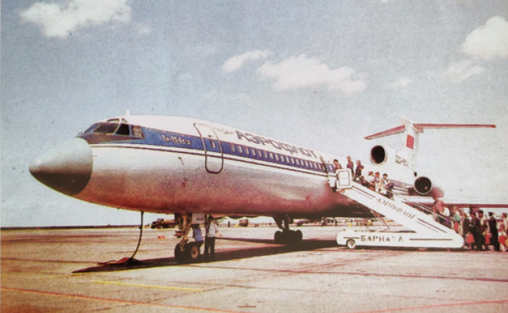 Ту-154 в барнаульском аэропорту. 1980-е годы