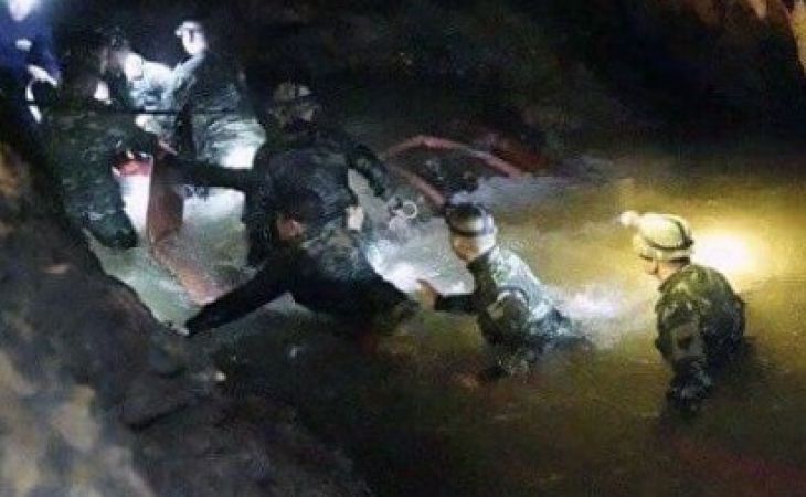 Водолаз погиб при спасении детей из пещеры в Тайланде